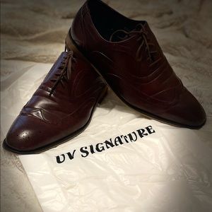 UV Signature wine wingtip laced size 11 dress shoes